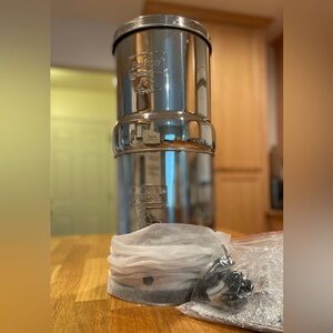 Travel Size Berkey Water Dispenser (1.5 gallons)